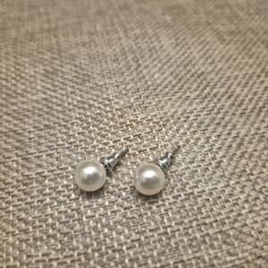 Elegant Silver Pearl Stud Earrings